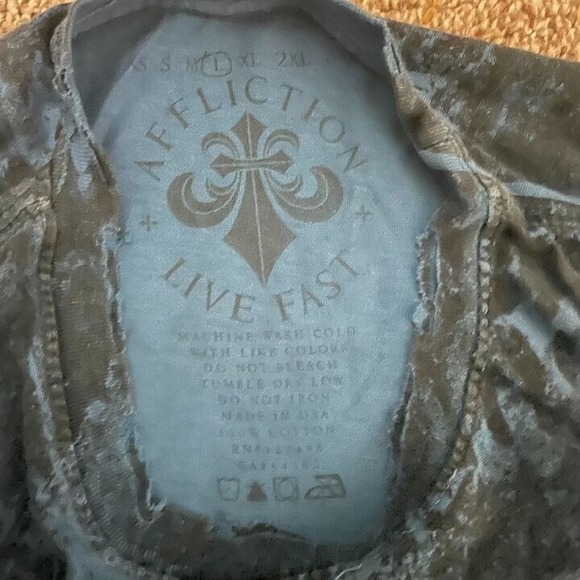 Affliction Blue And Black Distressed Tshirt - Picture 4 of 7